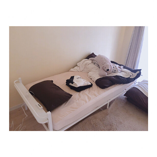 Bedroom,クマ,ぬいぐるみ,抱き枕,2LDK,2人暮らし,姉妹,ホワイトインテリア,ニトリ,シンプルインテリア,ナチュラル ichigo_dangoの部屋