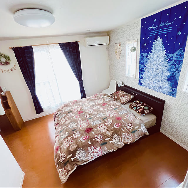 DAISOクリスマスタペストリー,ニトリのカーテン,ニトリNウォーム,ワイドダブル,フランスベッド,冬の模様替え,Bedroom uki-uki77の部屋