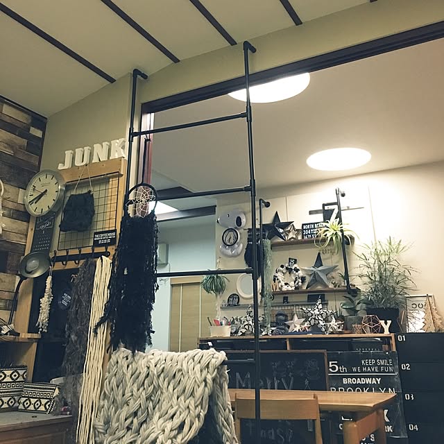 塩ビパイプ すのこでコスパ最強のハンガーラックdiy Roomclip Mag 暮らしとインテリアのwebマガジン 塩ビパイプ すのこでコスパ最強のハンガーラックdiy Roomclip Mag 暮らしとインテリアのwebマガジン