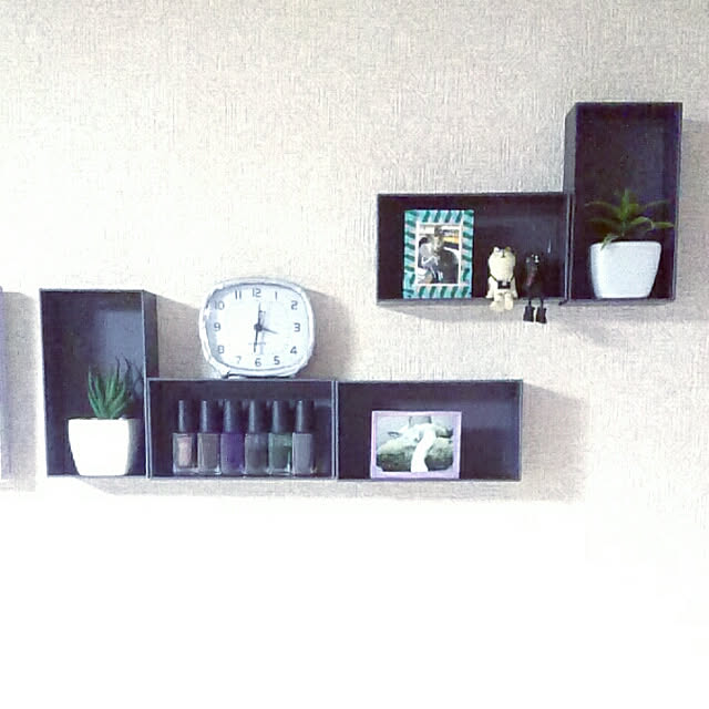 My Shelf,空き箱のフタで飾り棚,廃材リメイク,賃貸マンション,築30年,忘備録,にゃんさん,グレーインテリア,リビングの一角,いつもいいね＆コメありがとうございます❤,フェイク多肉植物,ポリッシュ,マスキングテープ最強説,カモ井加工紙 mt CASA,マステ rokudenashiの部屋