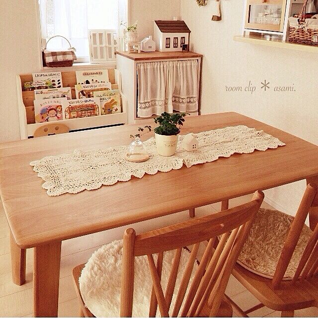 テーブルランナーを使ってテーブルを豪華にコーディネート | RoomClip mag | 暮らしとインテリアのwebマガジン