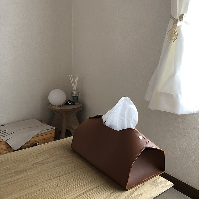 カーテンタッセルアレンジ,おりたたみテーブル,salut!,スリーコインズ,ディフューザー スティック,ニトリ,ボックスティッシュカバー,100均,ダイソー,プチプラアイテム,イベント参加,セリア,My Desk cayannnnの部屋