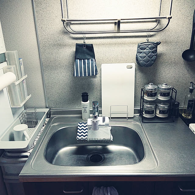 Kitchen,狭い部屋　,1K,一人暮らし,6畳,7畳,賃貸,モノトーン,無印良品,IKEA,セリア,ニトリ,salut!,自作ラベル,キッチン収納 saya-nagaの部屋
