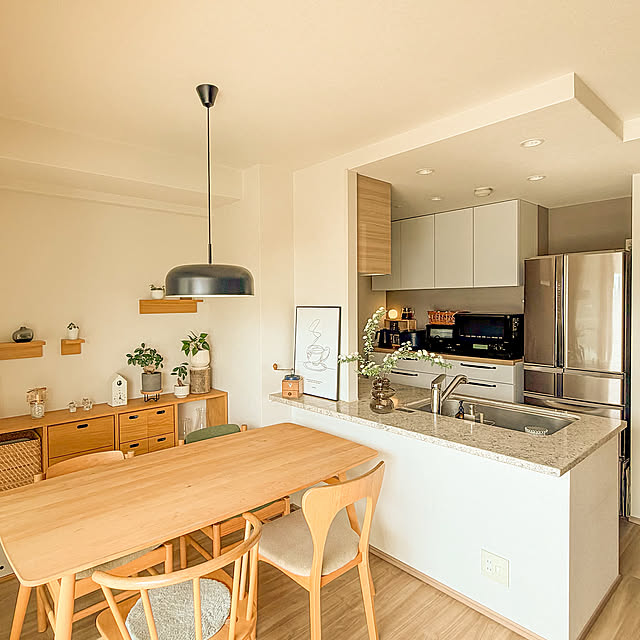 Overview,ダイニングテーブル,ナチュラルインテリア,小手毬,新生活,木製家具,花のある暮らし,コデマリ,いいね、フォロー本当に感謝です♡,コメントお気遣いなく♡,モモナチュラルダイニングテーブルチェア,好きな部屋で暮らす,我が家の眺め,カップボード,季節の花,クリナップ ステディア Anthuriumの部屋