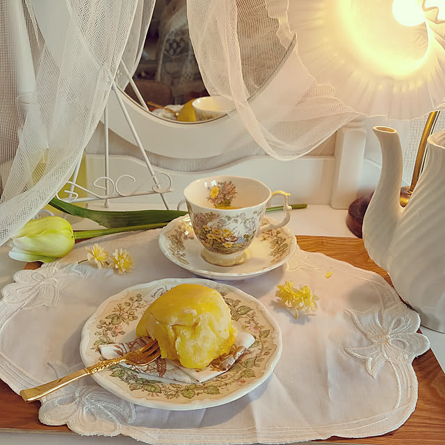 Kitchen,ホワイトインテリア,バラ,好きなものに囲まれて暮らす,ていねいな暮らし,シャビーホワイト,ガーリー,フレンチカントリー,モッコウバラ,おうち時間,好きなものだけに囲まれたい,花のある暮らし,のばらの村のものがたり,おうちカフェ,スイーツ,テーブルコーディネート,ティータイム,おかし作り,ニトリ,ロイヤルドルトン m_chinの部屋