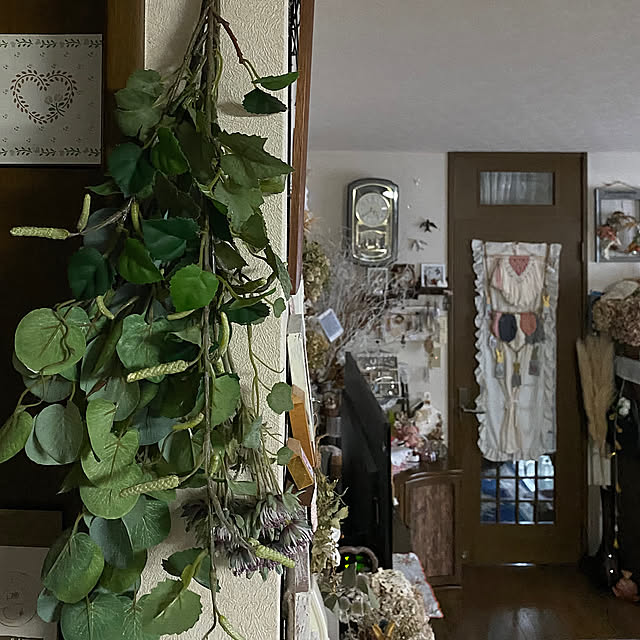 On Walls,ニトリのフェイクグリーン,フェイクグリーン,ダイソー,ディスプレイ,フラワーベース,冬,見ていただきありがとうございます♡,2枚投稿です♡,ドライフラワーのある暮らし,ドライフラワー,ニトリ,mini56 ちゃん♡,Tenさん♡のマクラメ編み,koyutan -mjm ちゃん♡,gumi.ちゃんの作品♡,yuzu ちゃん♡ ChiCoの部屋