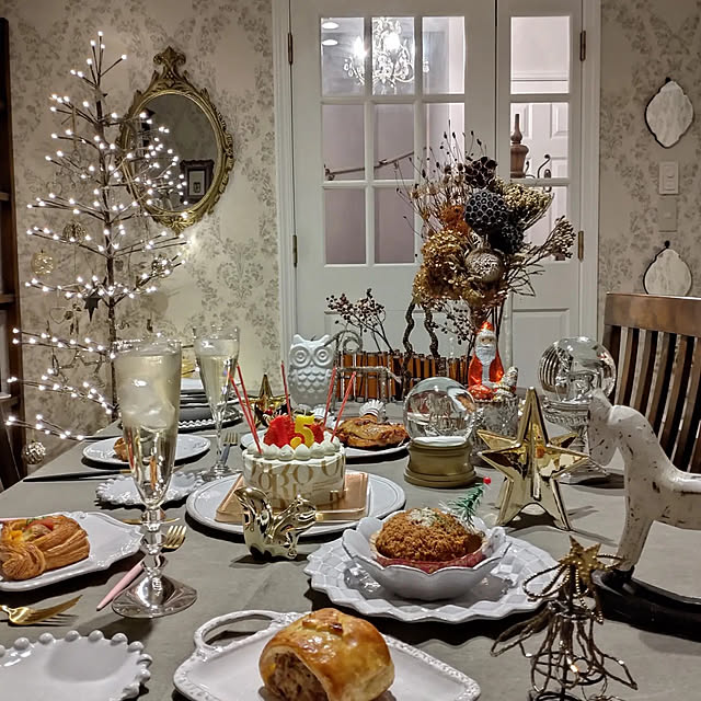 Lounge,クリスマス,雑貨好き,カップ,ツェツェアソシエ,クリスマスツリー,おやつ時間,インテリア雑貨,洋食器,クチポール,アスティエドヴィラット,クリスマスディスプレイ,テーブルコーディネート,ドア,ドライフラワーのある暮らし,アスティエ,HPDECO,おやつ,クリスマスオーナメント,皿 figaroの部屋