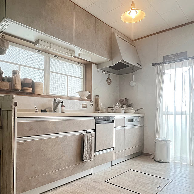 ホーロー,ペンダントライト,DIY,壁紙屋本舗さん,扉リメイク,システムキッチン,Kitchen rookuの部屋