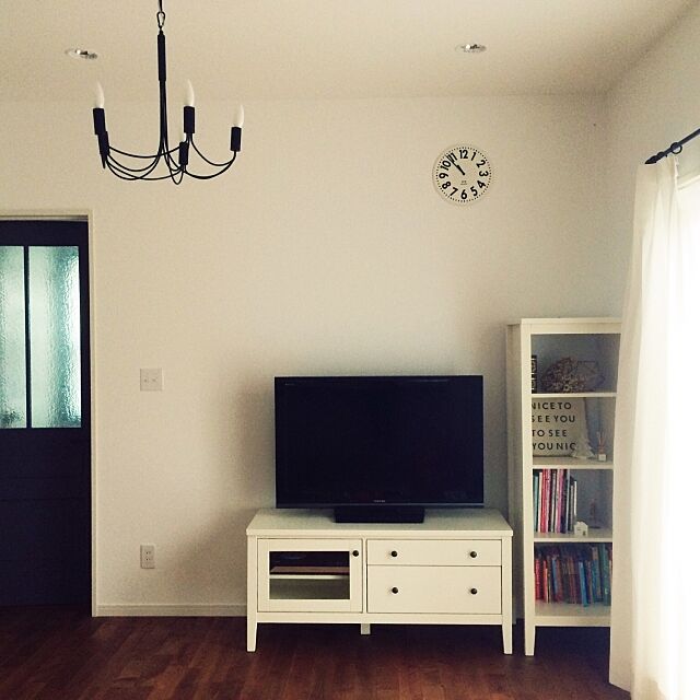Lounge,ニトリのテレビボード,製作ドア,無垢の床,北欧,新築,照明 minamiの部屋