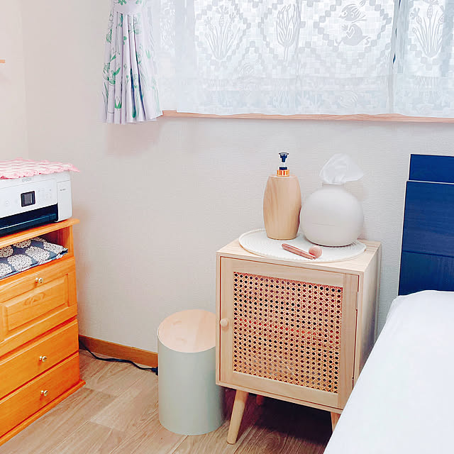 Bedroom,MOHEIM スウィングビン,ラタンキャビネット,salut!の棚,マッサージグッズ,ペーパーポット,ベッドサイド,MaisonChristian Dior,マッサージオイルウォーマー,癒し,salut!,ナチュラルインテリア,素敵な出会いに感謝♡,mina perhonen,賃貸でも楽しく♪,狭くても快適に♡,イベント投稿 yuyuの部屋