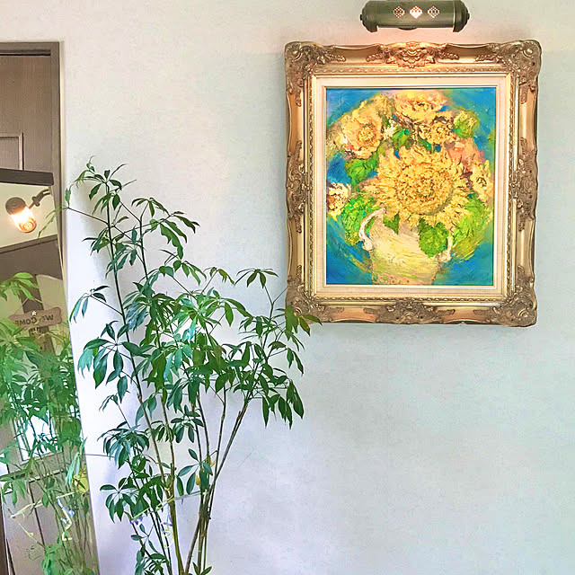 油絵,ひまわり,鏡,玄関ディスプレイ,観葉植物,ライト,Entrance,ニトリの鏡,ライトアップ tararaの部屋