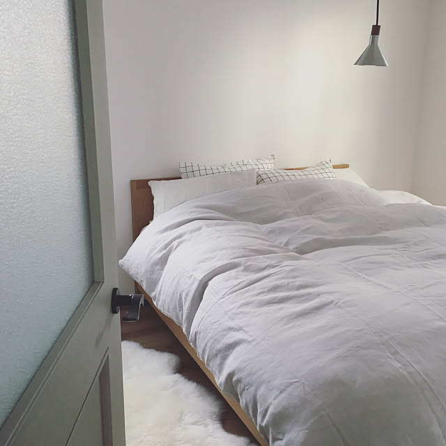 Bedroom,塩系インテリア,塩系,寝室,犬のいる暮らし,ナチュラル,シンプル,高野木工,楽天で買ったもの,無印良品,塩系ベッドルーム akoehonの部屋