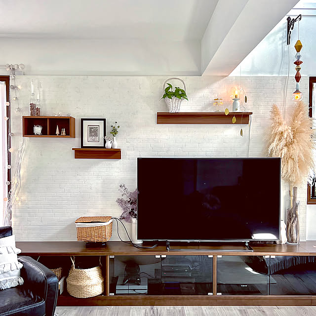 パンパスグラス,無印良品 壁に付けられる家具,Switch収納,カゴ収納,遊びに行けてなくてごめんなさい,テレビ周りの収納,スモークツリーのドライ,リフォーム,ナチュラルインテリア,北欧インテリア,マッサージチェア,中古住宅,プチプラインテリア,My Shelf tihaの部屋