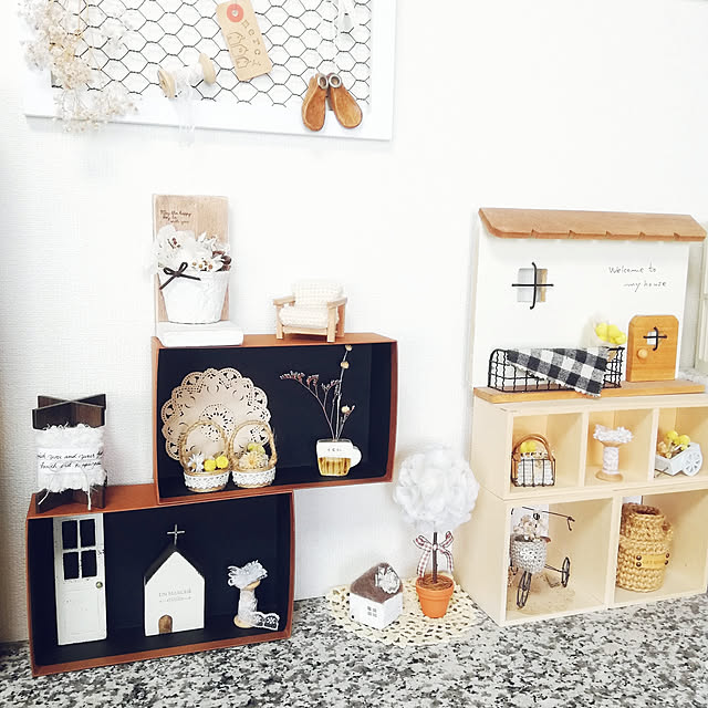 My Shelf,リサイクル,空き箱,飾り棚,お菓子の箱,ディスプレイコーナー,minneの作家さん達の素敵な作品♡,大好きな眺め,ハンドメイド,糸巻き,セリア,ごちゃ混ぜｲﾝﾃﾘｱの会 hanaの部屋