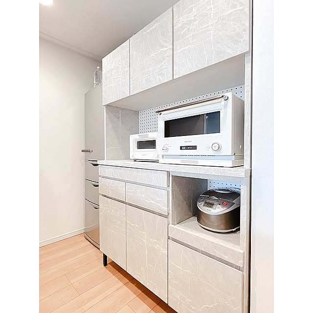 Kitchen,ベージュインテリア,ベージュ 白,ストーン調,カップボード,LOWYA,ロウヤ家具 LiLiy.coCoの部屋