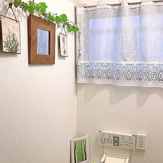 Bathroom,雪の結晶オーナメント,ディスプレイ,壁飾り,フェイクグリーン,カーテンクリップ,昭和の家,築40年,突っ張り棒活用,東西に長い家,参道沿いに建つ家,季節毎のディスプレイ,お寺の参道沿い mommyの部屋