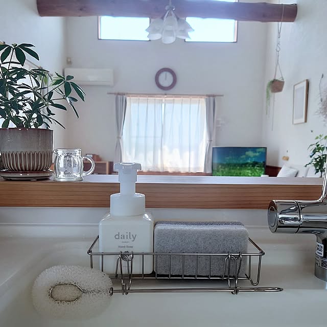 日用品,キッチン収納,スポンジ置き場,無印良品,柄付きスポンジ,ステンレス製,横ブレしにくいフック小,ステンレスシンクラック,DAILY,小物収納,使いやすい♡,見ていただき感謝です♡,キッチン新しくなりました♡ mak.の部屋