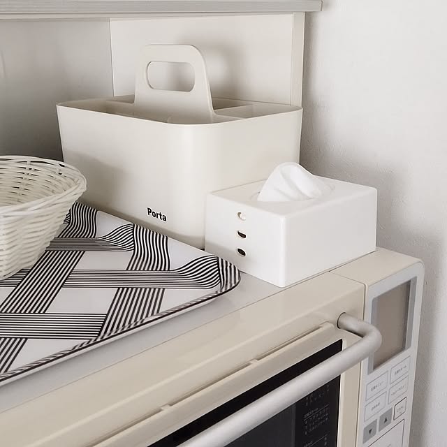 Kitchen,無印良品,IKEA,100均,白,セリア,ティッシュケース,シンプル,ホワイトインテリア,100均アイテム,デロンギ,ホワイト,パモウナ,キッチン家電,キッチン背面,ポケットティッシュ,ポケットティッシュケース,デロンギコーヒーメーカー,シンプルホワイト,ホワイトキッチン,シンプルインテリア,ホワイト家電,すっきり暮らす,KMIX,シンプルな暮らし,余白のある暮らし,パモウナ 食器棚,PORTA,伊勢藤,イセトウ SSSSSの部屋