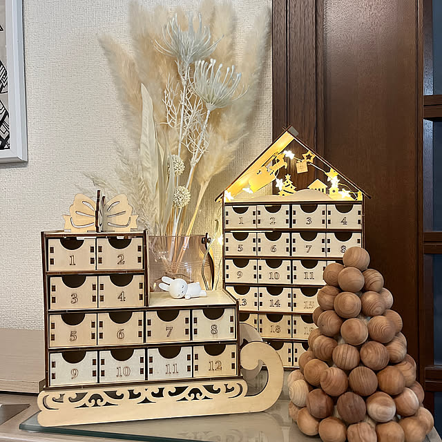 Lounge,シダーボール,クリスマスツリー,ハンドメイド,木製,ナチュラル,アドベントカレンダー手作り,クリスマス,ご覧頂きありがとうございます♡,ミッフィー,ケーラー オマジオ,ダイソー500円商品,LEDライト,北欧インテリアに憧れる,ハウス,ソリ felicityの部屋