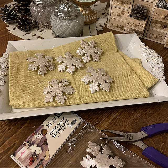 手作りオーナメント,ナチュラルパーツ,クリスマス,おはようございます✩.*˚,いいね・コメントありがとうございます♡,インテリアを楽しむ,ナチュラル,プチプラ,ダイソー,ニトリ hiroの部屋