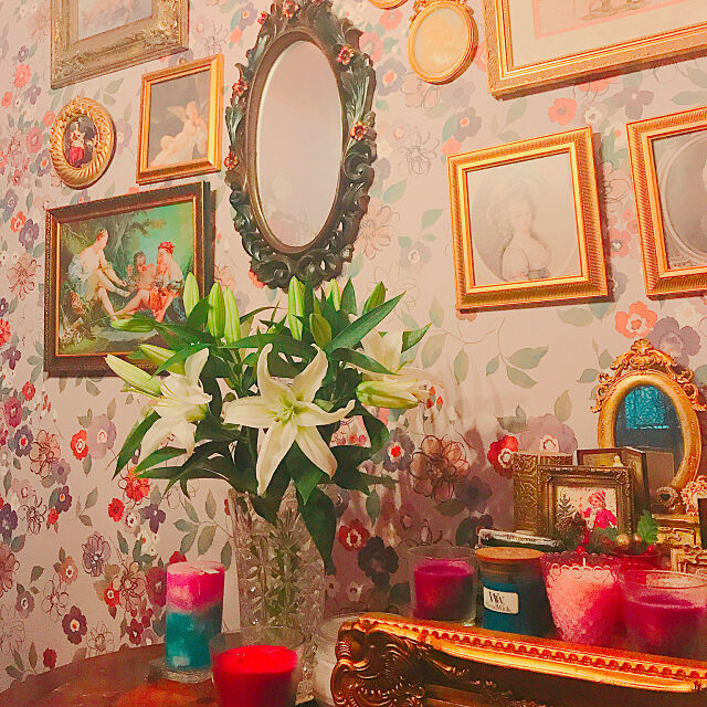 Lounge,アンティーク風,額縁,ヨーロッパ風,キャンドル,アンティーク,百合の花,雑貨,飾り棚ディスプレイ,ゴールドフレーム,絵画 Atsukoの部屋