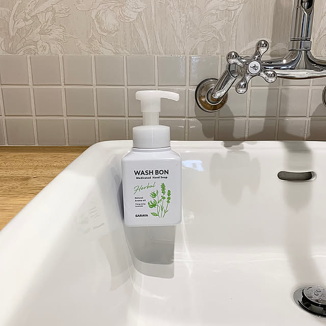 Bathroom,浮かせると掃除が楽,浮かせる収納,ダイソー,SARAYA,WASH BON,サラヤ,造作洗面台,洗面所グッズ,リノベーションハウス AONAの部屋