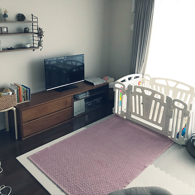 Lounge,赤ちゃんのいる暮らし,マンション暮らし,イブル,stringshelf,無印,あかちゃんのいる部屋,ニトリ,すっきり暮らす,ジョイントマット,ベビーサークル,楽天で買ったもの,無印良品 cha-5nの部屋