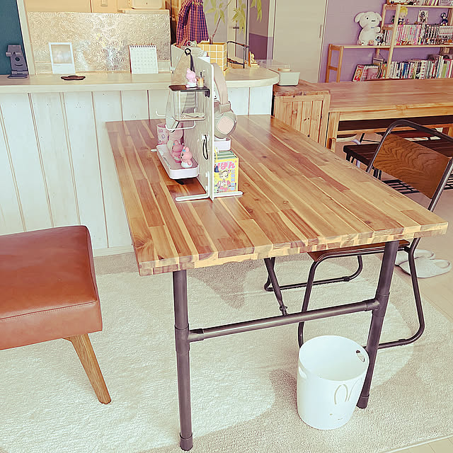 My Desk,デスク,ラコレ,お勉強スペース,メイクスペース,unicoのラグ,スコーディス,IKEA,腰壁DIY,unicoの椅子,ダブルデイの椅子,unico,おぱんちゅうさぎ emyuの部屋