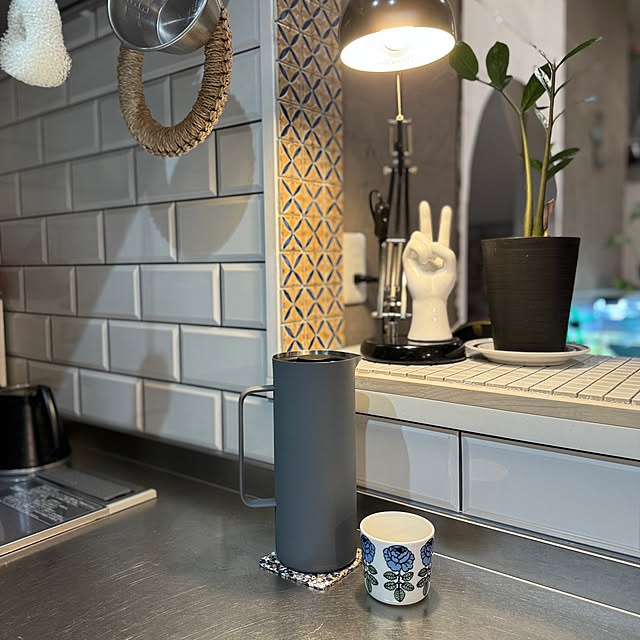 Kitchen,ジュエリーホルダー,ピース,フライングタイガー,観葉植物,ワークランプ,IKEA 照明,タイルDIY,タイル貼り,ラテマグ,愛用品,マリメッコマグ,麦茶ポット,シンプルインテリア,卓上ポット,おうち時間,ピーコック魔法瓶 Yume_usagi_13の部屋