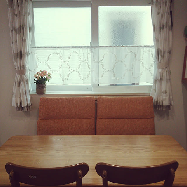 Lounge,プチプラアイテム,５人家族,家が好き,お花のある暮らし,ダイソー♡,カフェカーテン ダイソー,飛弾家具 tomoyuuharuの部屋