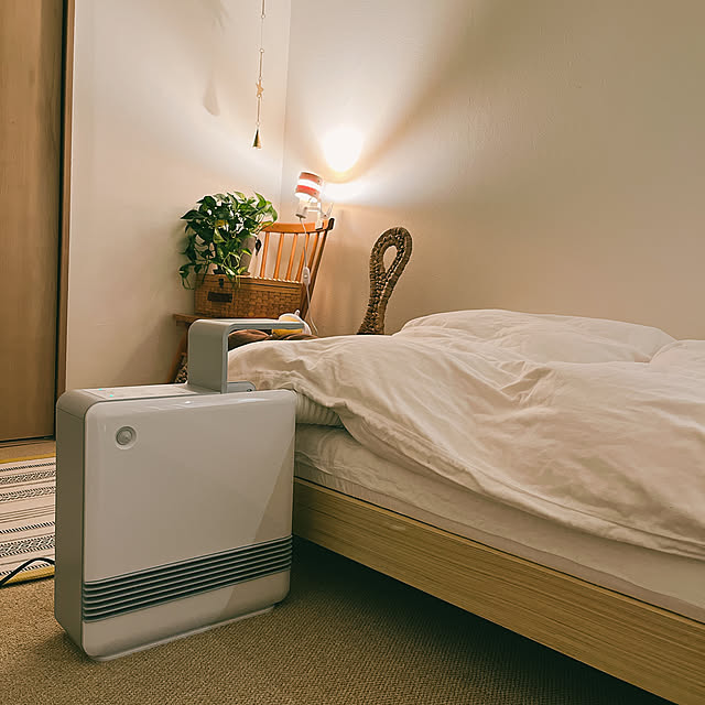 すのこベッド,IKEAの椅子,ウィンザーチェア,RoomClipショッピング,ふとん乾燥機,セラミックヒーター,木製家具のある暮らし,持たない暮らしに憧れる,古道具のある暮らし,古道具,すっきり暮らしたい,ナチュラルインテリア,シンプルに暮らしたい,ベージュインテリア,癒しの時間,中古マンション,Salut!の雑貨,Bedroom kyooRoomの部屋