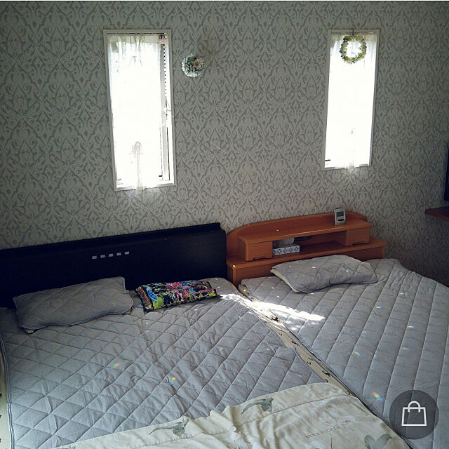 Bedroom,ひんやりグッズ,ニトリNクール寝具,kimuraruさんの作品,ペパナプポンポン,アーティフィシャルリース,ダブル+セミダブルベッド,サンキャッチャーの光 uki-uki77の部屋
