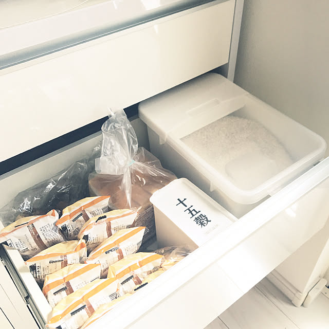 米びつ収納,パン収納,米びつ6kg,パンとお米,キッチンカウンターの引き出し,キッチンカウンター,米びつ,ニトリ,Kitchen Hi5の部屋