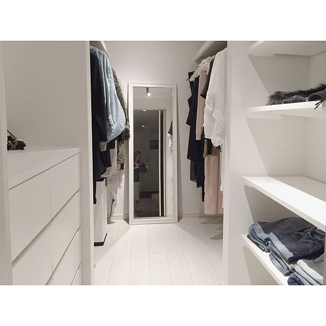 My Shelf,鎌倉,minimalist,新築一戸建て,IG▶︎▶︎monochrome001,WIC,ウォークインクローゼット,衣類収納 monochrome01の部屋