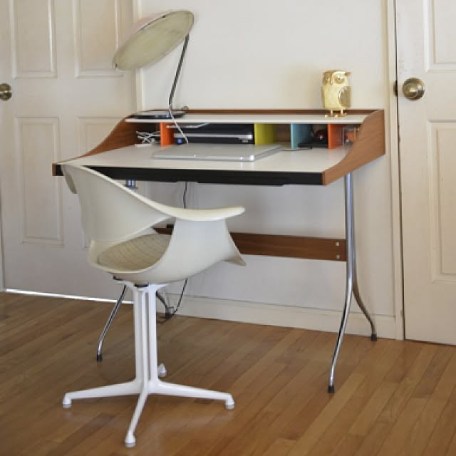 My Desk,ジョージネルソンの机と椅子,ミッドセンチュリー,ハーマンミラー,イームズハーマンミラー,ジョージ・ネルソン Hiroの部屋