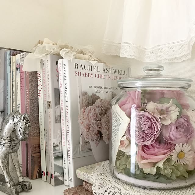 My Shelf,IKEAのガラスジャー,お馬さんはキャンドル,レイチェルアシュウェル,洋書,庭の花,ボトルフラワー,シリカゲルドライ,2017.06.20,シャビーシックに憧れて,シャビーシック s.mamaの部屋