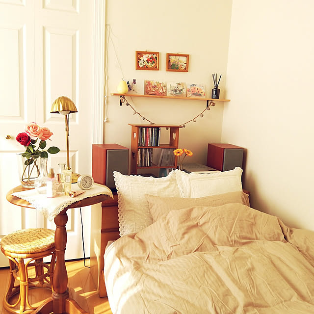 Bedroom,布団カバー,フランスベッドの布団カバー♡,ナチュラルインテリア,癒しの空間❁*.ﾟ,音楽を楽しむ時間,Room clip を楽しむ時間,家で過ごせる大切な時間♡,素敵な出会いに感謝♡,いつもの日常に感謝♡ surviveの部屋