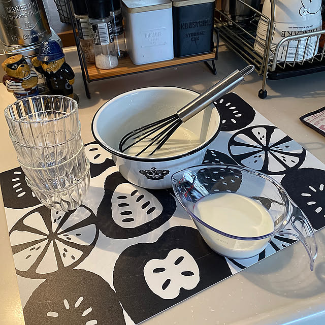 モノトーンキッチン,モノトーン,おやつ作り♡,おうち時間,Kitchen,耐熱ガラスカップ,キッチン雑貨,ホーロー,みなさまに感謝♥,RCの出逢いに感謝♡ cecil..の部屋