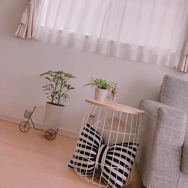 Lounge,サイドテーブル,観葉植物,ナチュラル,ニトリ,シンプル好きー♡,カントリー,ワイヤーテーブル,カウチソファー meme________chanの部屋