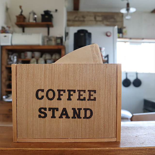 食器棚DIY,セリア,セリアリメイク,コーヒーフィルターホルダー,カフェ風キッチン,ブログも見てね♡,ここいろまろん,リノベーション中,古い家,DIY,YouTube→ここいろまろん,セルフリノベーション中,築45年,ブログ更新しました♡,中古住宅リノベーション,木のぬくもり,Insta→maron03583911,中古住宅,カフェ風,Kitchen maronの部屋