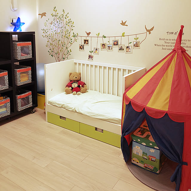 STUVA,写真,ウォールステッカー 木,ウォールステッカー,テディベア,星型ランプ,テント,IKEAテント,IKEA ベビーベッド,IKEA,My Shelf,イヤーベアー,ハロッズイヤーベアー,こどもと暮らす。,子供部屋インテリア,子供部屋 yu_ueの部屋