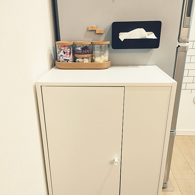 My Shelf,IKEA,サクスボルガ,パリのアパルトマンに憧れる,ほんとは何も置きたくないけどね。,こどもと暮らす,家族で暮らす,シンプルな暮らし,北欧インテリア,あめちゃん入れ,肝油ドロップ入ってます♡ pinponmamの部屋