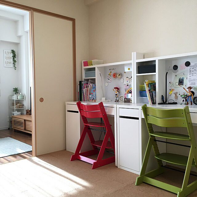 子ども部屋にはこれ Ikeaで人気のおすすめ机たち Roomclip Mag 暮らしとインテリアのwebマガジン