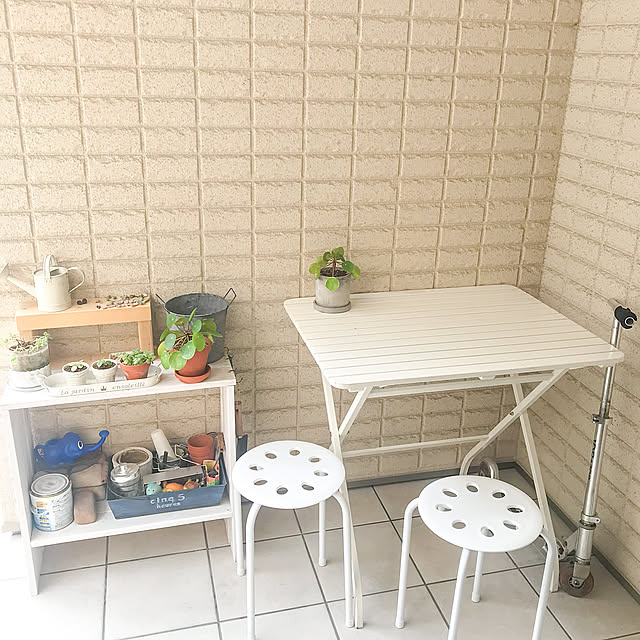 ガーデニング棚DIY,折り畳みテーブル,バルコニーテーブル,作業スペース,ガーデニング ベランダ,ホワイトインテリア,スツール,ニトリ,暮らしを楽しむ,My Desk yu-rinの部屋