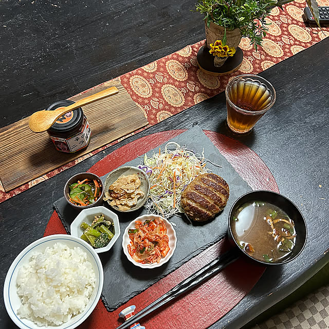 My Desk,こたつ,ダイソーの食器,花,秋,和食器,マリーゴールド,素敵な出会いに感謝♡,RCの出会いに感謝♡,いつもいいねやコメありがとうございます♡,出会いに感謝です♡,ニトリの食器,優しいコメントありがとう♡,息子の夕食,笑顔がいちばん！,ダイソーのスレートプレート ritsukoの部屋