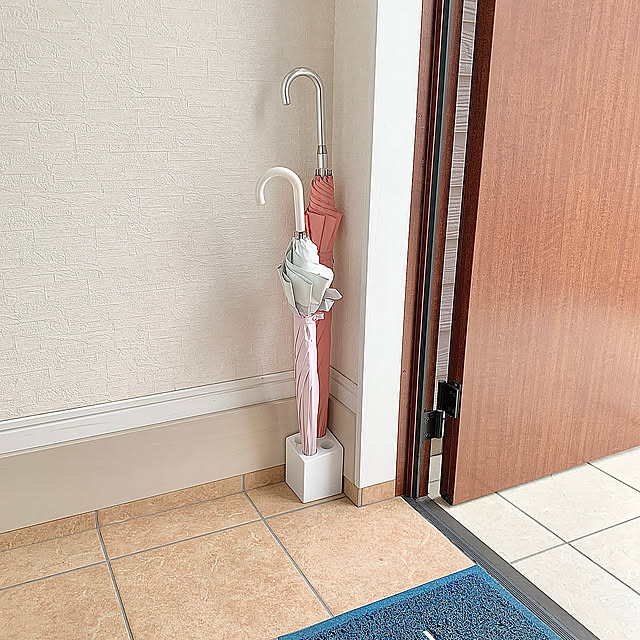 Entrance,日傘,傘,傘の置き場所,傘立て,ホワイト,ideaco,コンパクト,デッドスペース活用,ドア横ぴったり♡,見てくださってありがとうございます♡,ideaco 傘立て,RoomClipショッピング,ドア横,夏,玄関 koko_hikaの部屋