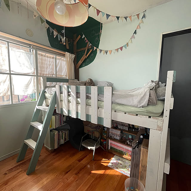 秘密基地,ロフトベッド DIY,ロフトベッド,小学生女子の部屋,キッズルーム,子供部屋女の子,子供部屋,DIY,熊本,おうち時間,コメントお気遣いなく♡,お気に入りの場所,フォロー大歓迎♪,いいね＆フォローありがとうございます♪,うららか☆ものづくりCafe,IG→burubon_urrk,ミックスインテリア,ブログ書いてます,いつもありがとうございます！,ペイント,Bedroom burubonの部屋