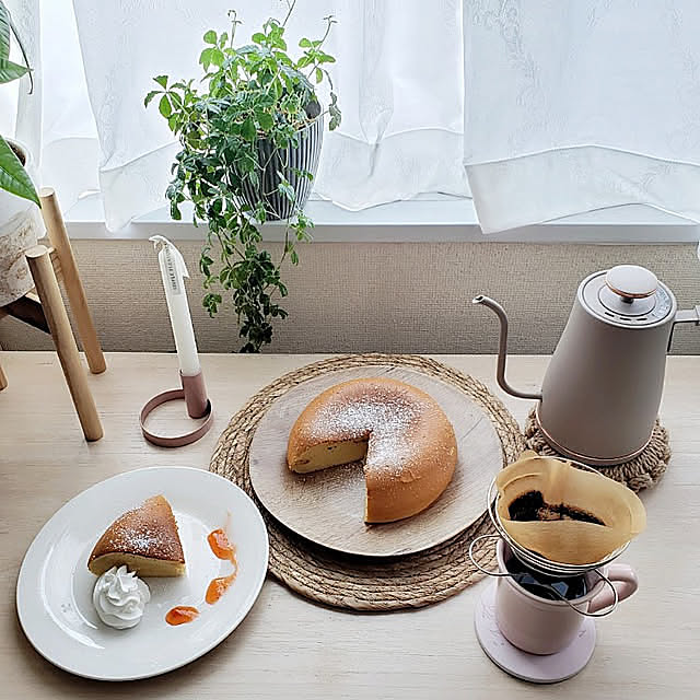 観葉植物のある暮らし,賃貸でも楽しく♪,賃貸インテリア,賃貸,ナチュラルインテリア,ホワイトナチュラル,グリーン,キャンドル,シュガーバイン,台湾カステラ,炊飯器,ホットケーキミックス,おうちカフェ,キッチン雑貨,シンプルナチュラル,姉妹,My Desk,韓国インテリア pinonの部屋