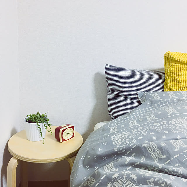 Bedroom,スツール,とりあえず,IKEA,一人暮らし,雑貨,観葉植物,多肉植物,unicoloom,unico aoの部屋