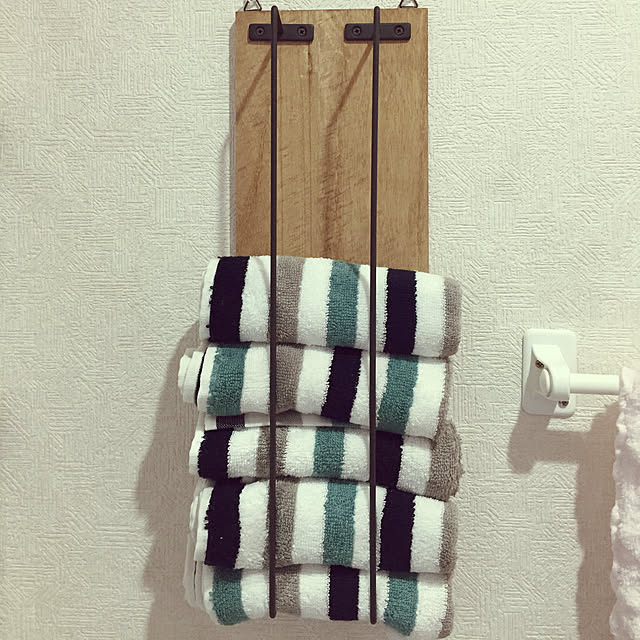 Bathroom,ニトリ,ワトコオイル ミディアムウォルナット,100均DIY,壁面収納,タオル収納,アイアンバー,DIY,西海岸インテリアに憧れ中,セリア,100均,西海岸 Azunyanの部屋
